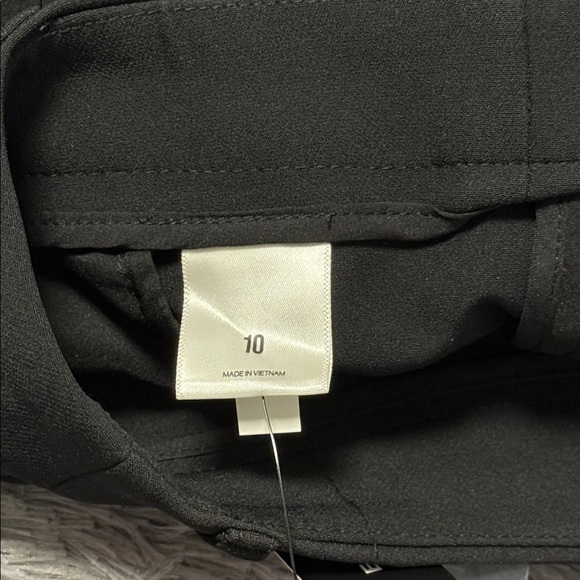 Express Black Women's Shorts - Picture 3 of 5